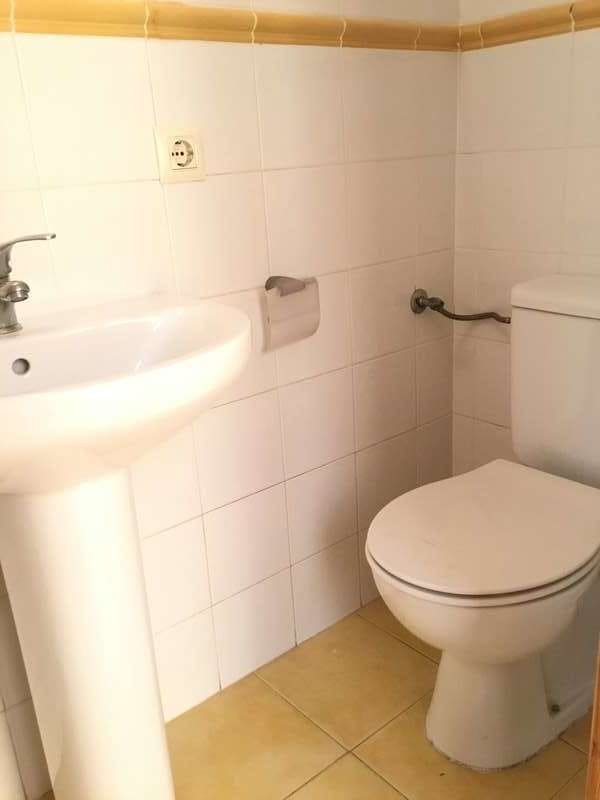 3 Zimmer Haus zu vermieten in Benacazon mit Garage - 750 € (Ref: 5819839)