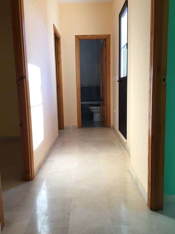 3 Zimmer Haus zu vermieten in Benacazon mit Garage - 750 € (Ref: 5819839)