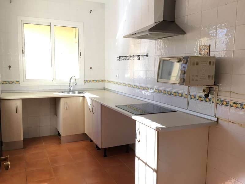3 Zimmer Haus zu vermieten in Benacazon mit Garage - 750 € (Ref: 5819839)