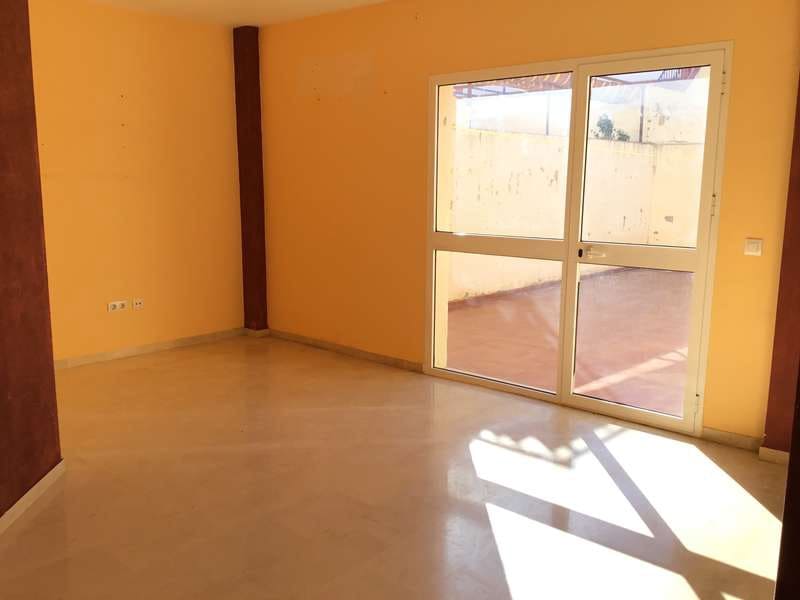 3 Zimmer Haus zu vermieten in Benacazon mit Garage - 750 € (Ref: 5819839)