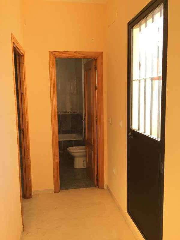 3 Zimmer Haus zu vermieten in Benacazon mit Garage - 750 € (Ref: 5819839)