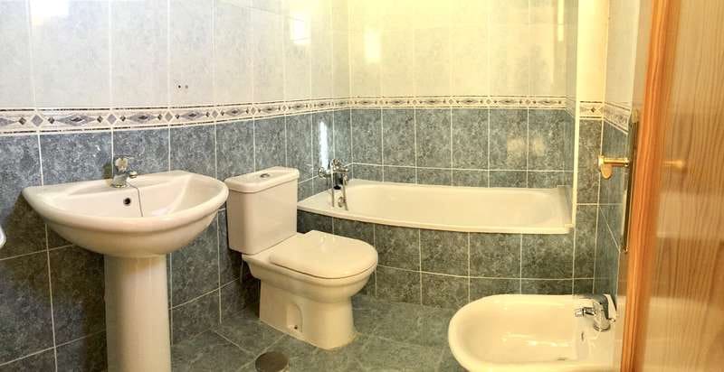 3 Zimmer Haus zu vermieten in Benacazon mit Garage - 750 € (Ref: 5819839)
