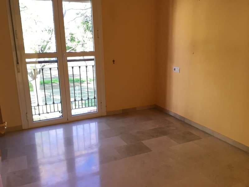 3 Zimmer Haus zu vermieten in Benacazon mit Garage - 750 € (Ref: 5819839)