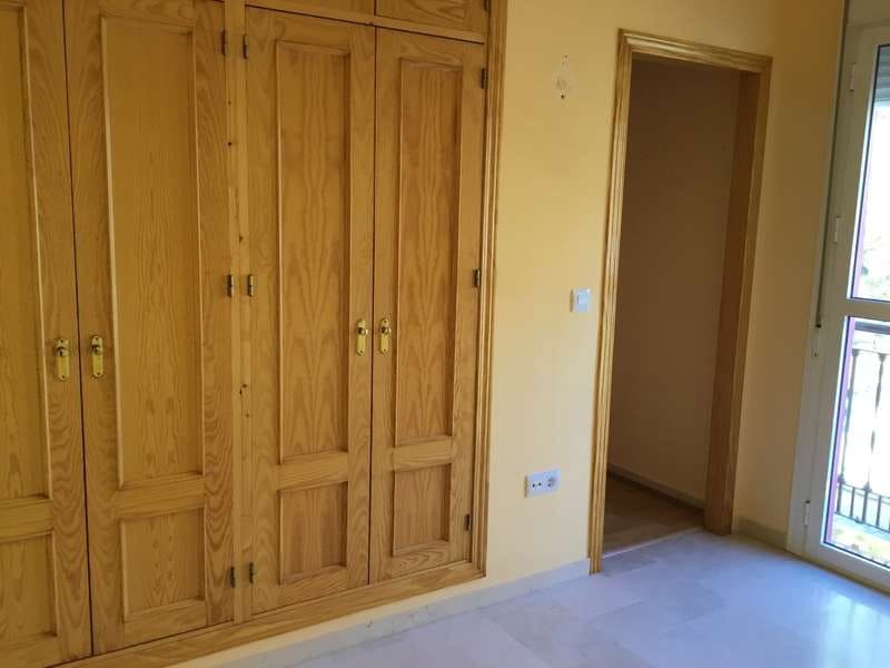 3 Zimmer Haus zu vermieten in Benacazon mit Garage - 750 € (Ref: 5819839)