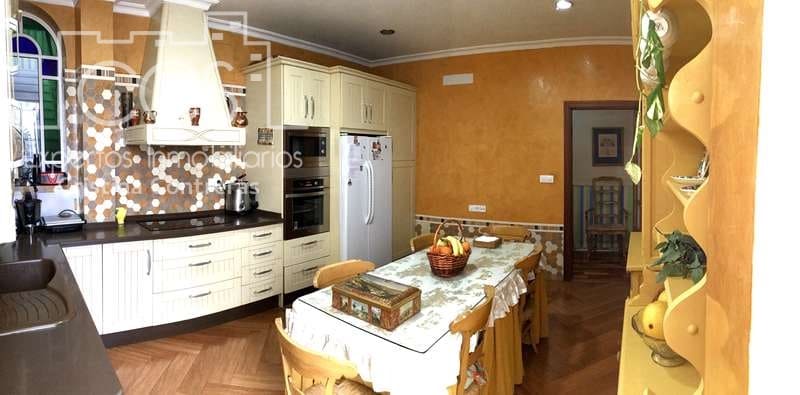 5 chambre Maison de Ville à vendre à Villamanrique de la Condesa avec garage - 250 000 € (Ref: 5972925)