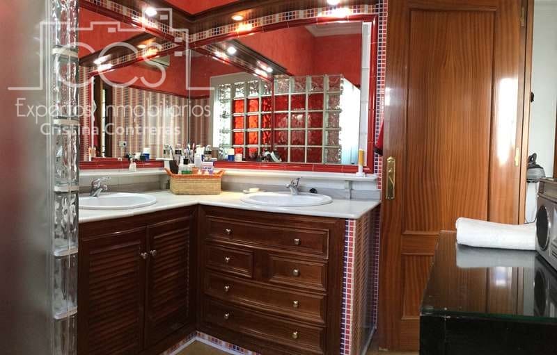 5 chambre Maison de Ville à vendre à Villamanrique de la Condesa avec garage - 250 000 € (Ref: 5972925)