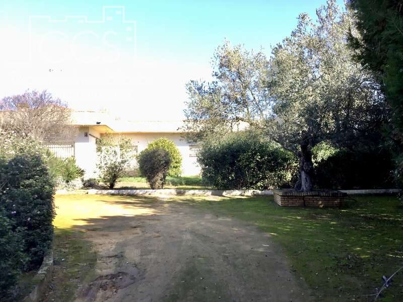 5 soveværelse Villa til salg i Sanlucar la Mayor med swimmingpool - € 350.000 (Ref: 6732498)