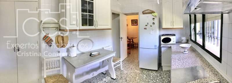 5 soveværelse Villa til salg i Sanlucar la Mayor med swimmingpool - € 350.000 (Ref: 6732498)