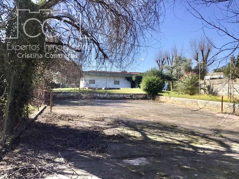 5 bedroom Villa for sale in Sanlucar la Mayor with pool - € 350,000 (Ref: 6732498)