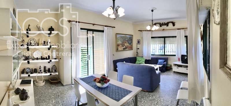 5 bedroom Villa for sale in Sanlucar la Mayor with pool - € 350,000 (Ref: 6732498)