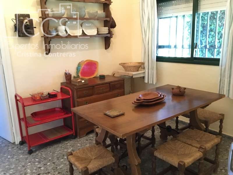 5 bedroom Villa for sale in Sanlucar la Mayor with pool - € 350,000 (Ref: 6732498)