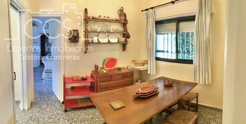 5 bedroom Villa for sale in Sanlucar la Mayor with pool - € 350,000 (Ref: 6732498)