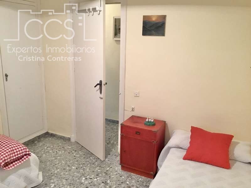 5 bedroom Villa for sale in Sanlucar la Mayor with pool - € 350,000 (Ref: 6732498)