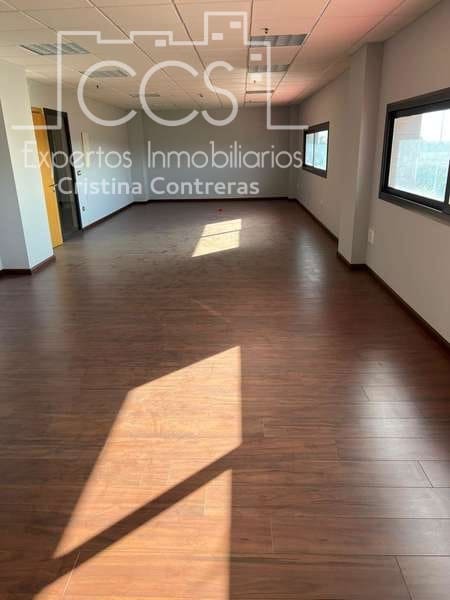 Office for sale in Santiponce with garage - € 130,000 (Ref: 6989253)