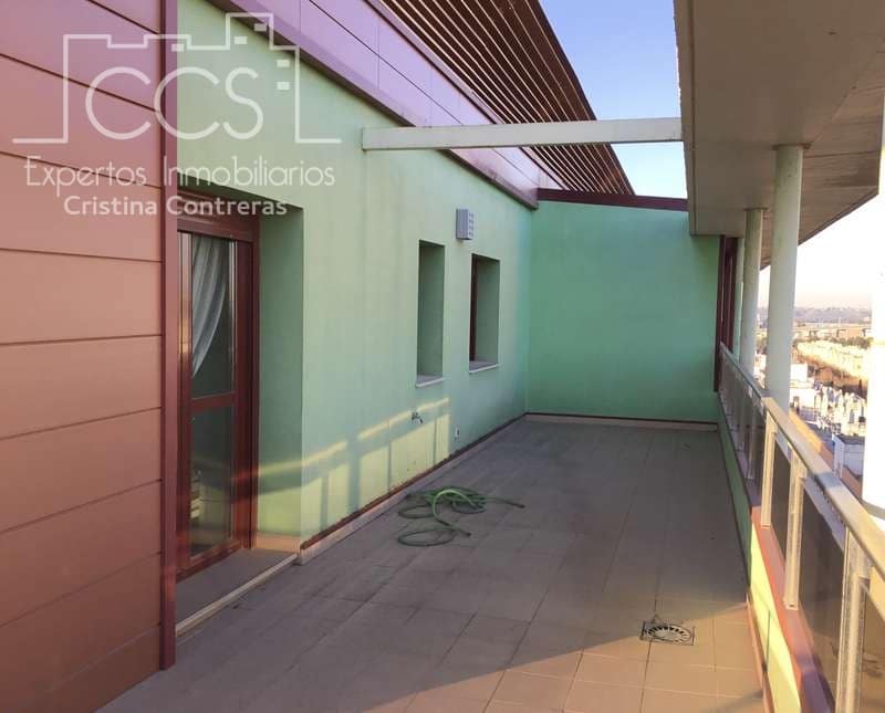 2 bedroom Penthouse for rent in Seville city with pool garage - € 1,490 (Ref: 7314823)