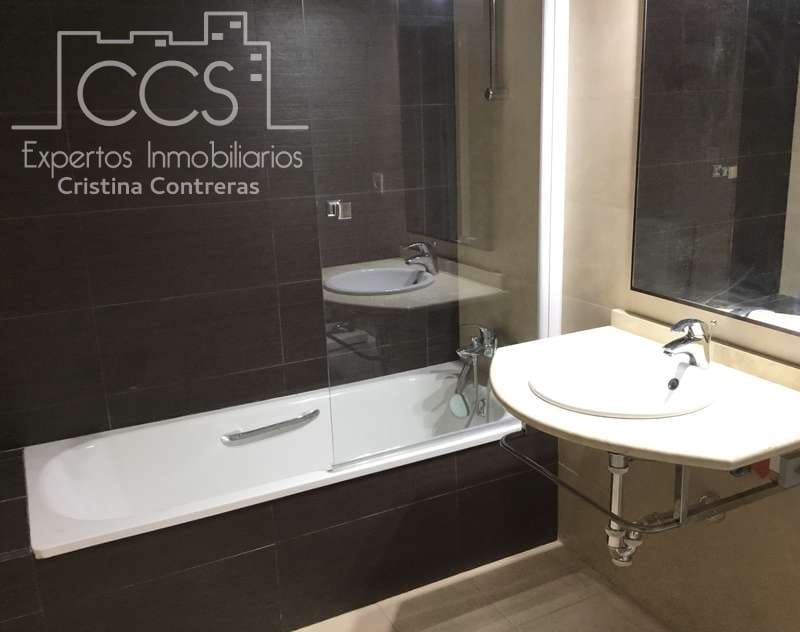 2 bedroom Penthouse for rent in Seville city with pool garage - € 1,490 (Ref: 7314823)