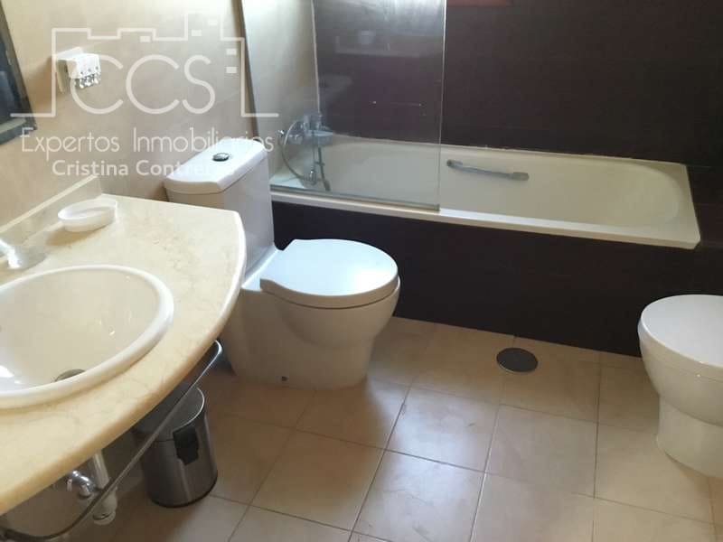 2 bedroom Penthouse for rent in Seville city with pool garage - € 1,490 (Ref: 7314823)