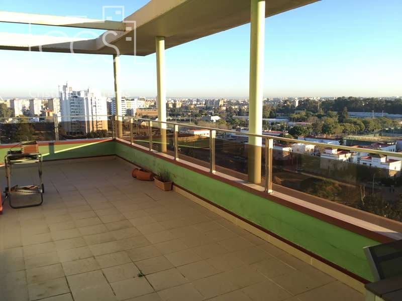 2 bedroom Penthouse for rent in Seville city with pool garage - € 1,490 (Ref: 7314823)