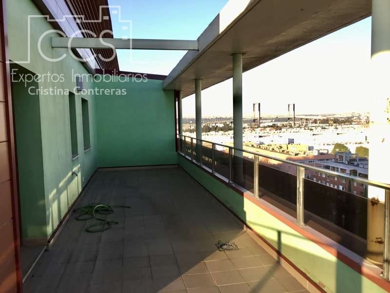 2 bedroom Penthouse for rent in Seville city with pool garage - € 1,490 (Ref: 7314823)