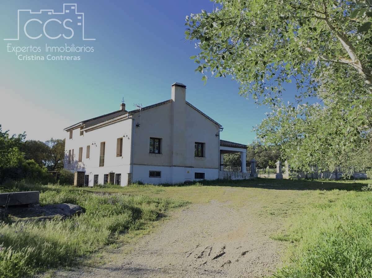 6 soveværelse Finca/Landehus til salg i El Pedroso med swimmingpool - € 635.000 (Ref: 8247007)