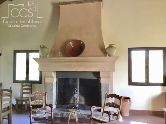 6 soveværelse Finca/Landehus til salg i El Pedroso med swimmingpool - € 635.000 (Ref: 8247007)