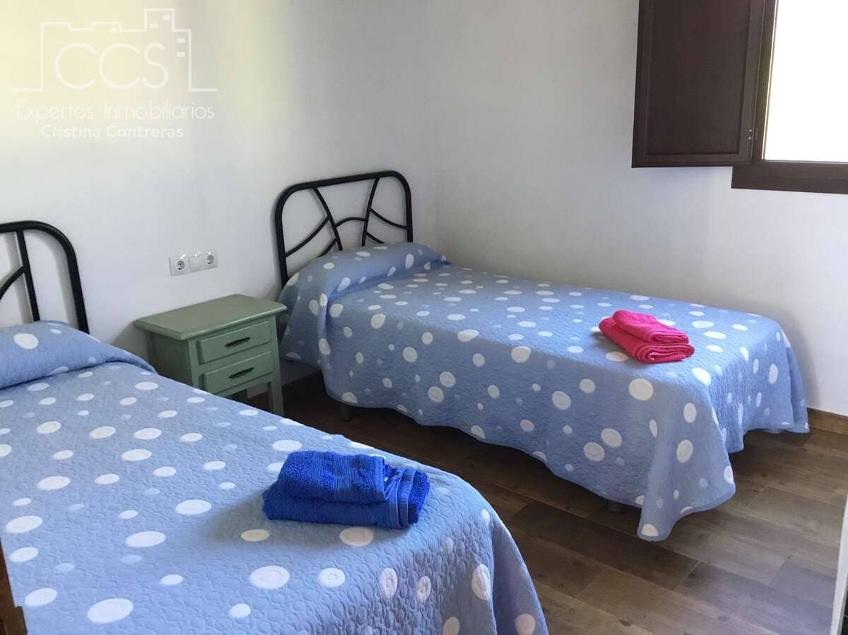 6 soveværelse Finca/Landehus til salg i El Pedroso med swimmingpool - € 635.000 (Ref: 8247007)