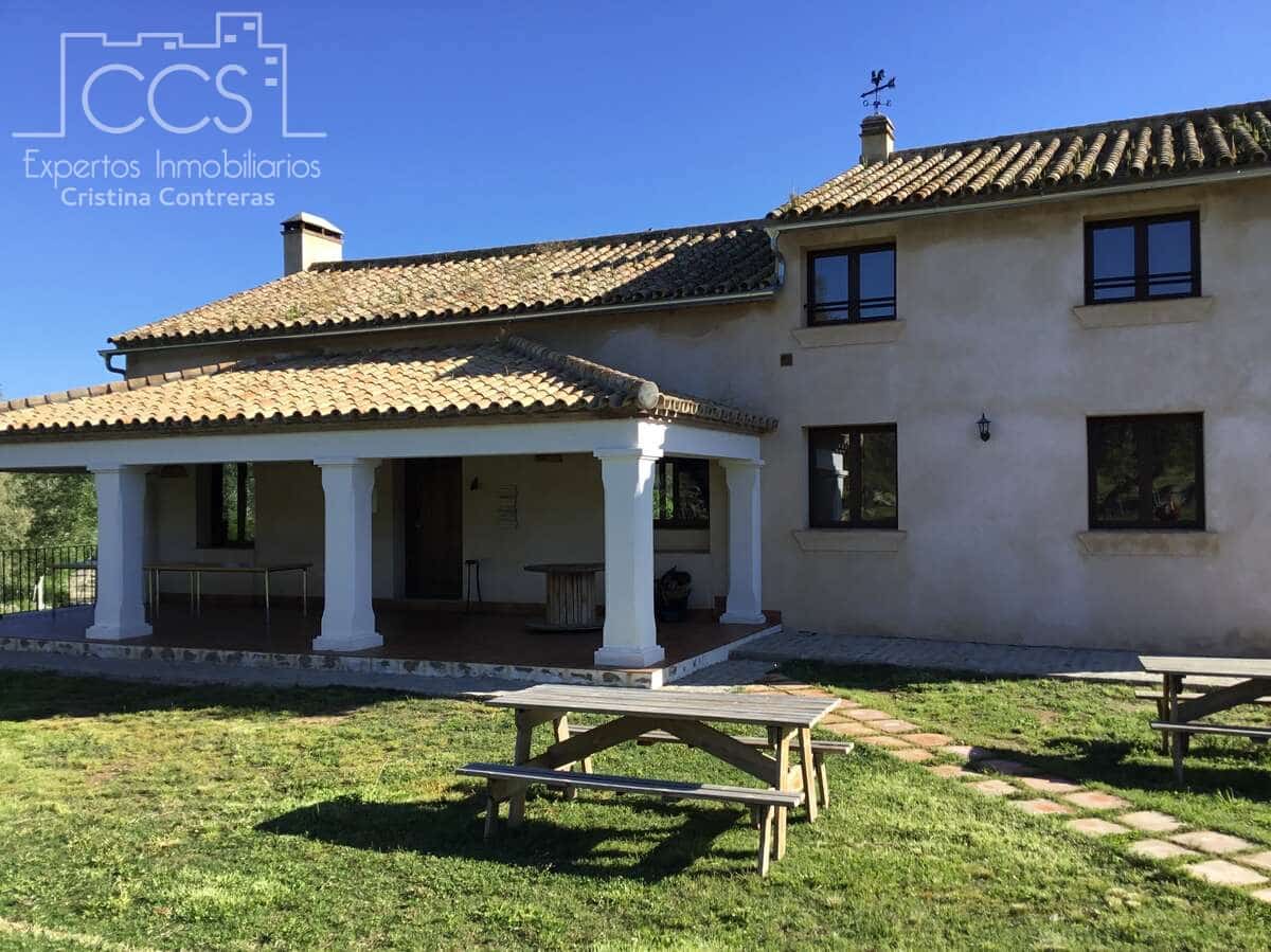 6 soveværelse Finca/Landehus til salg i El Pedroso med swimmingpool - € 635.000 (Ref: 8247007)