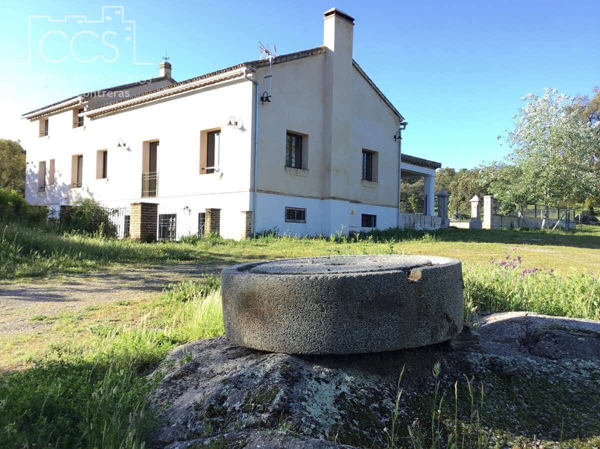 6 bedroom Finca/Country House for sale in El Pedroso with pool - € 635,000 (Ref: 8247007)