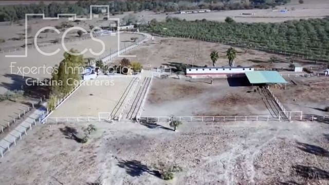 Finca/Herregård til salgs i Sanlúcar la Mayor - € 300 000 (Ref: 8396255)
