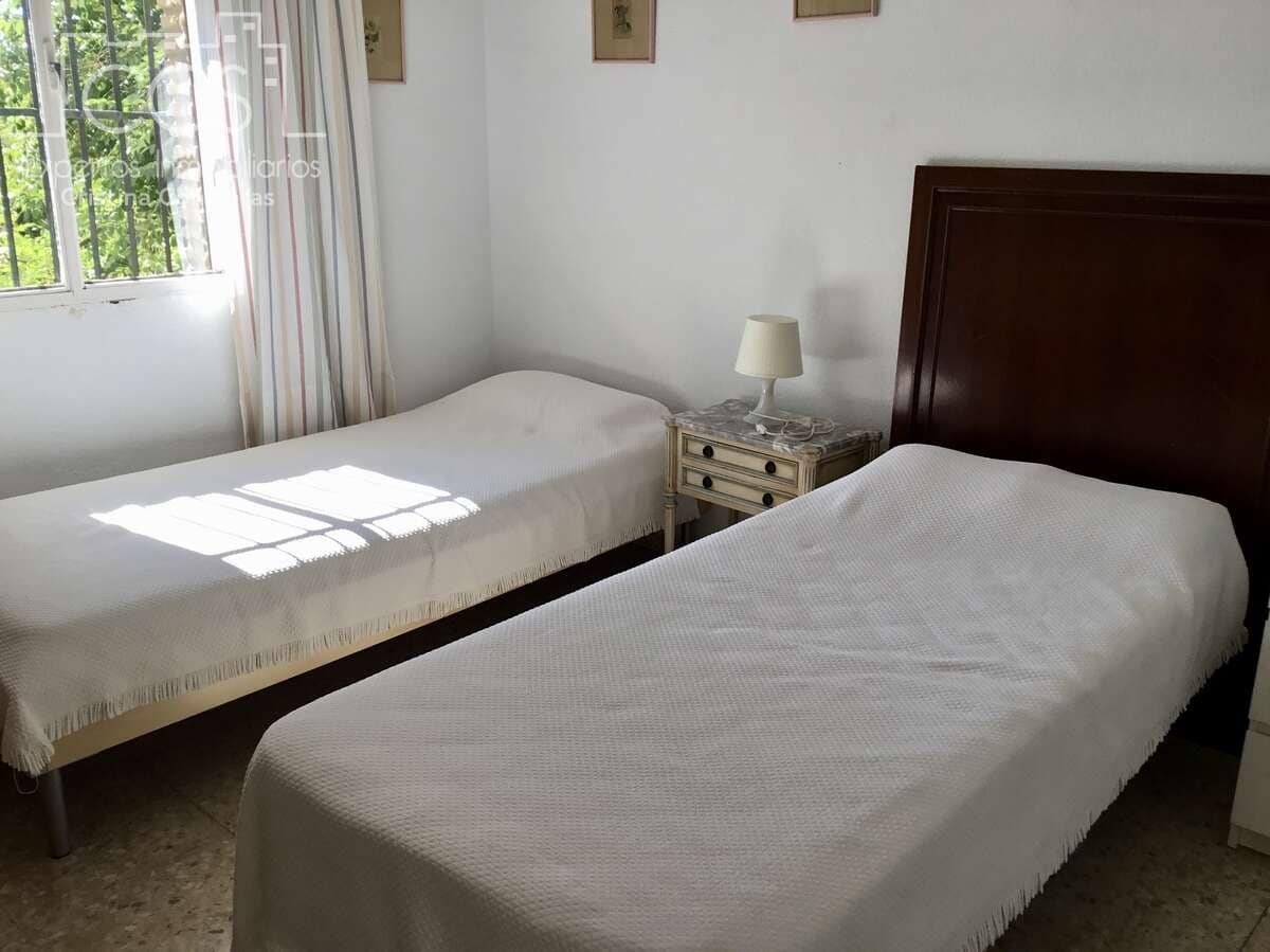 5 bedroom Finca/Country House for sale in Alcala de Guadaira with pool garage - € 450,000 (Ref: 8485078)