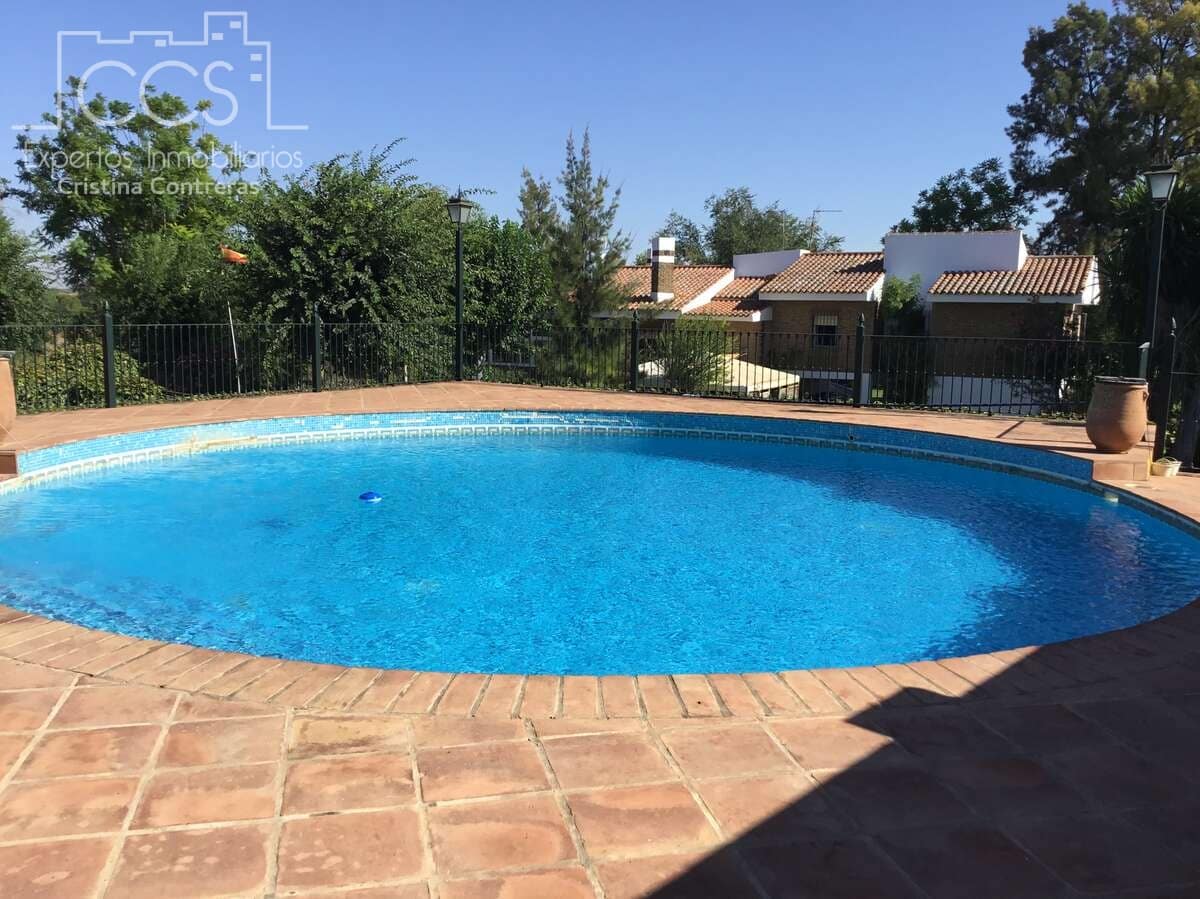 5 bedroom Finca/Country House for sale in Alcala de Guadaira with pool garage - € 450,000 (Ref: 8485078)