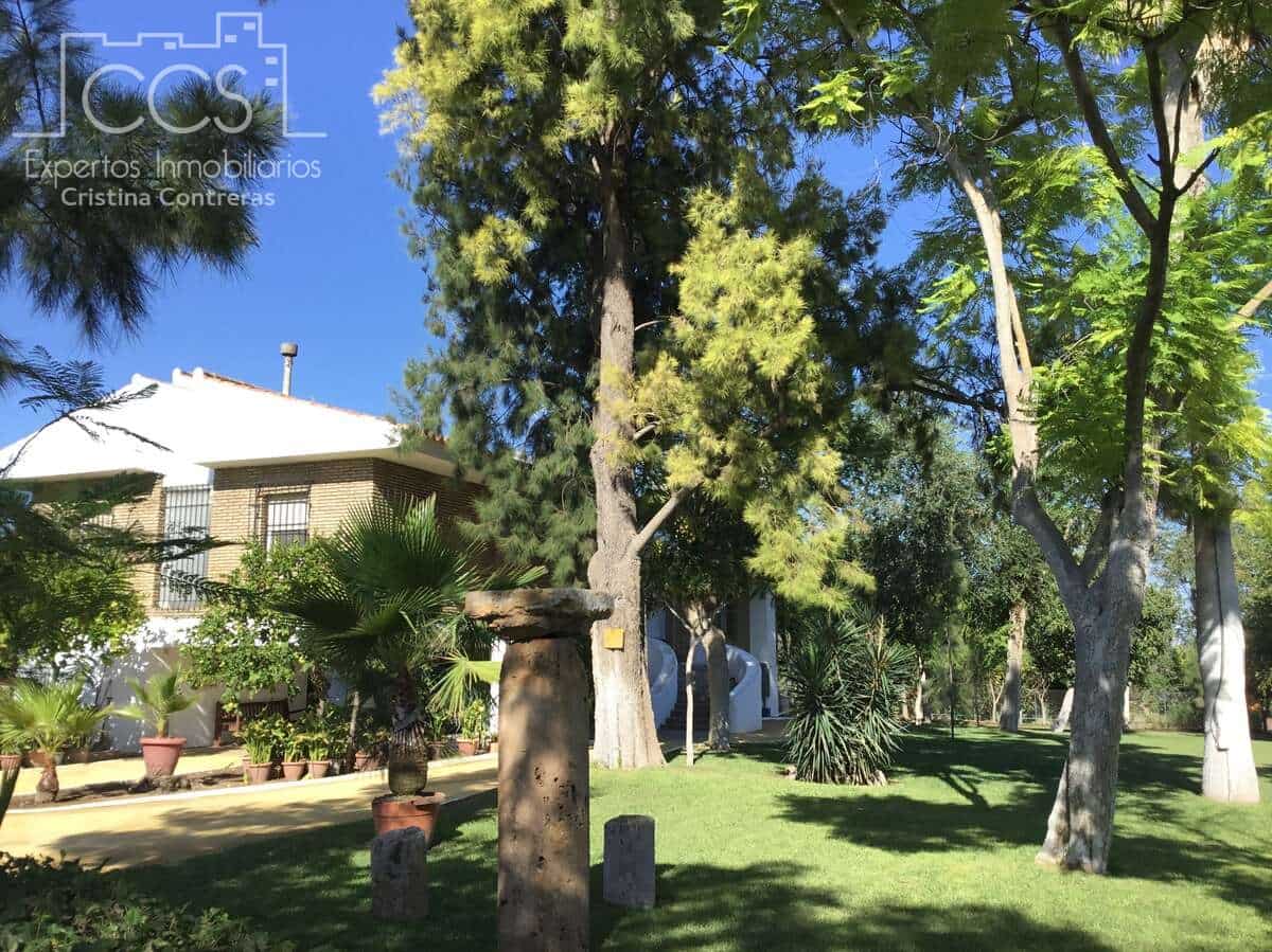 5 bedroom Finca/Country House for sale in Alcala de Guadaira with pool garage - € 450,000 (Ref: 8485078)