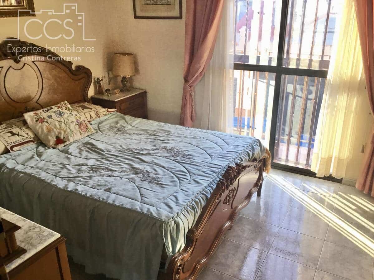 3 bedroom Townhouse for sale in Seville city - € 260,000 (Ref: 8565668)