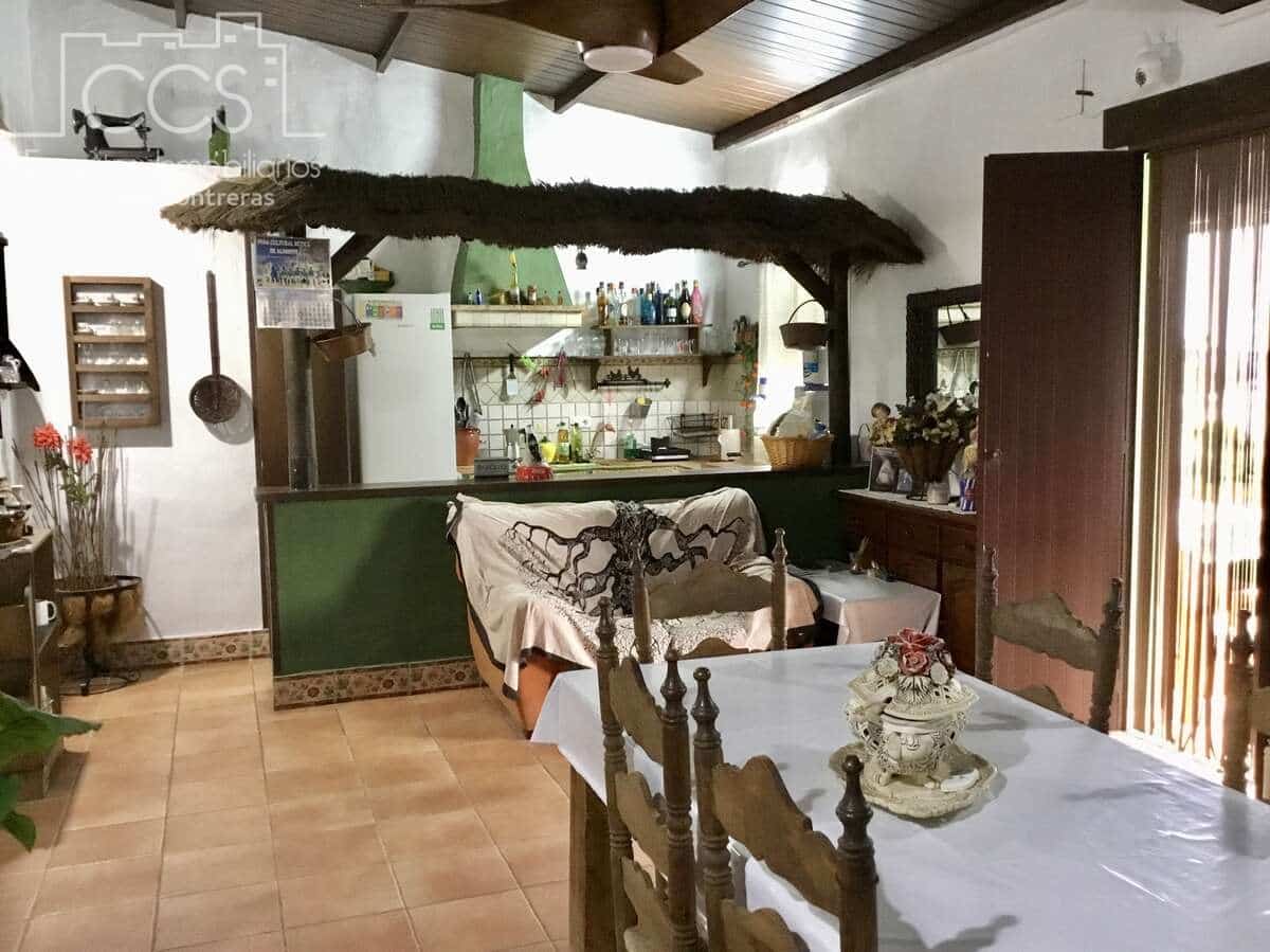 3 makuuhuone Maalaistalo myytävänä paikassa Almonte mukana uima-altaan - 156 000 € (Ref: 8684458)