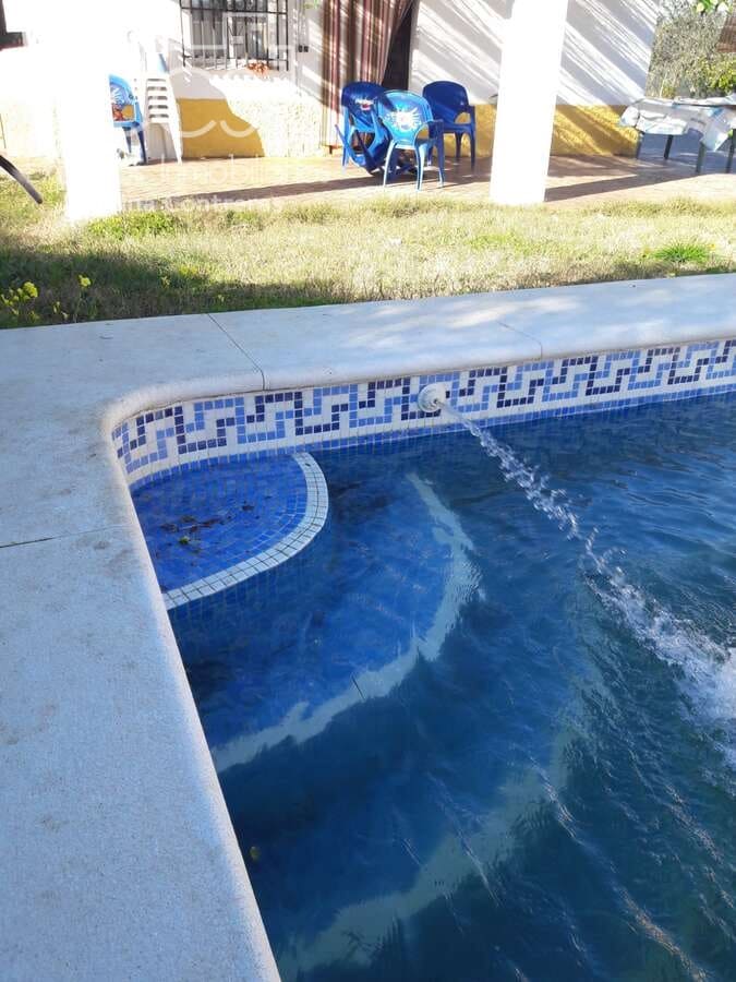 3 soveværelse Villa til salg i Carmona med swimmingpool - € 220.000 (Ref: 8816951)