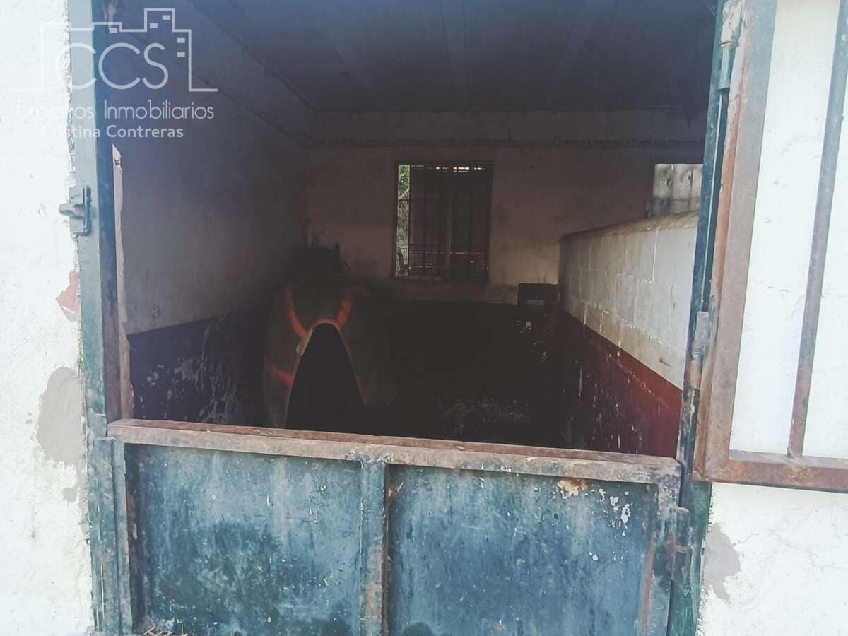 3 soveværelse Villa til salg i Carmona med swimmingpool - € 220.000 (Ref: 8816951)