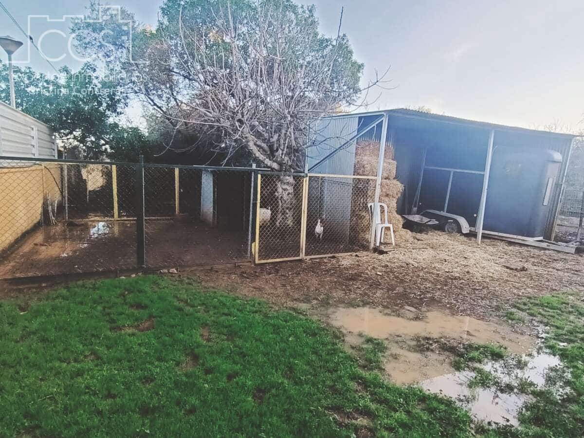 3 soveværelse Villa til salg i Carmona med swimmingpool - € 220.000 (Ref: 8816951)