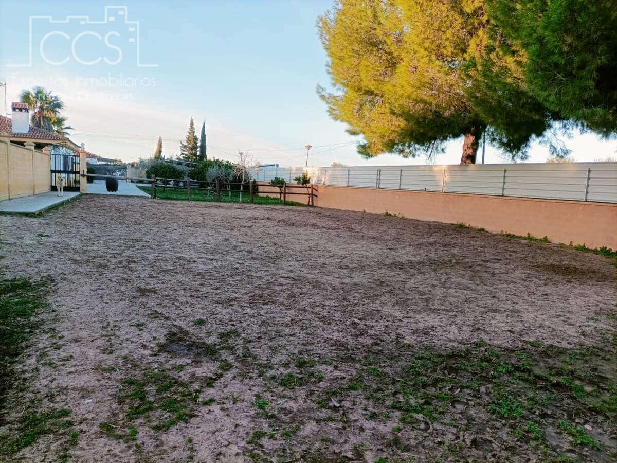 3 soveværelse Villa til salg i Carmona med swimmingpool - € 220.000 (Ref: 8816951)