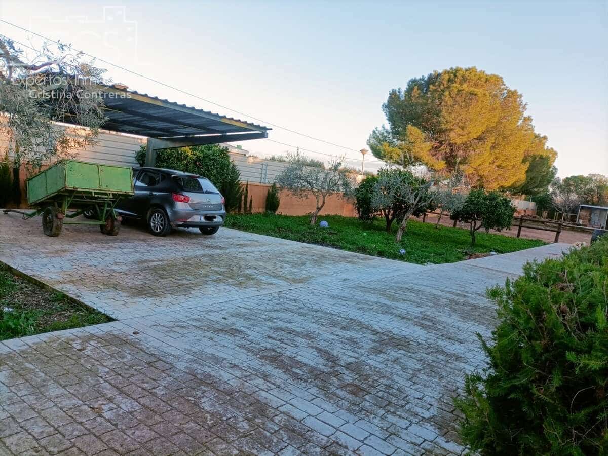 3 soveværelse Villa til salg i Carmona med swimmingpool - € 220.000 (Ref: 8816951)