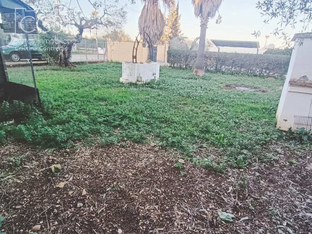 3 soveværelse Villa til salg i Carmona med swimmingpool - € 220.000 (Ref: 8816951)