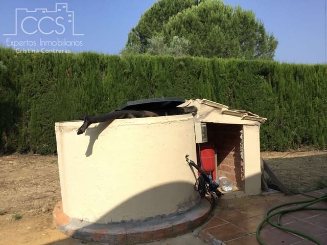 3 bedroom Finca/Country House for sale in Hinojos with garage - € 137,000 (Ref: 9047265)