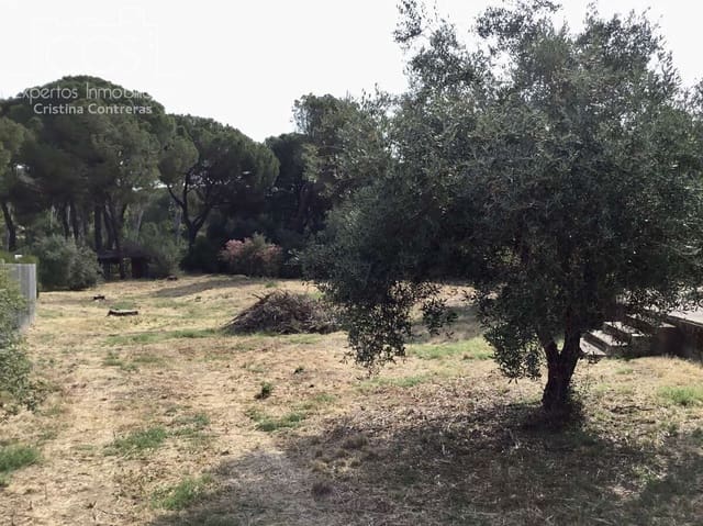 3 bedroom Finca/Country House for sale in Hinojos with garage - € 137,000 (Ref: 9047265)