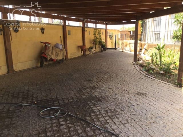 6 bedroom Villa for sale in Lepe with pool garage - € 410,000 (Ref: 9109959)