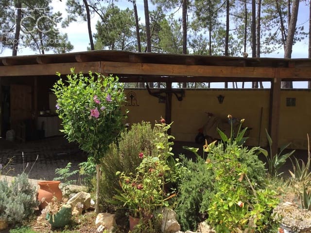 6 bedroom Villa for sale in Lepe with pool garage - € 410,000 (Ref: 9109959)