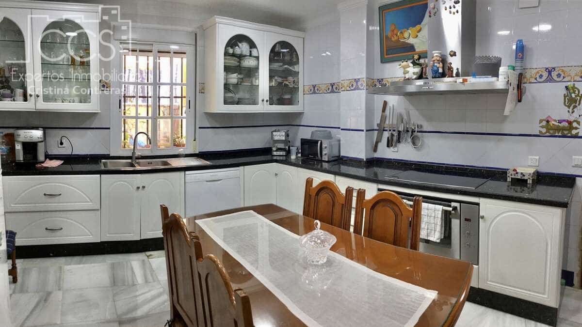 6 soverom Villa til salgs i Lepe med svømmebasseng garasje - € 410 000 (Ref: 9109959)