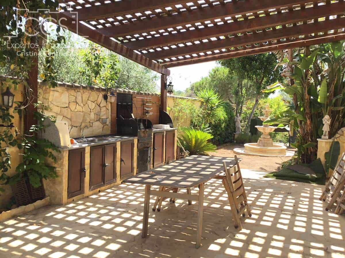 6 soverom Villa til salgs i Lepe med svømmebasseng garasje - € 410 000 (Ref: 9109959)