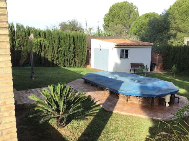 2 bedroom Finca/Country House for sale in Hinojos with pool garage - € 185,000 (Ref: 9329981)