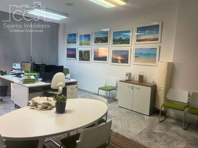 Toimisto vuokrattavana paikassa Sevilla kaupunki - 800 € (Ref: 9415415)