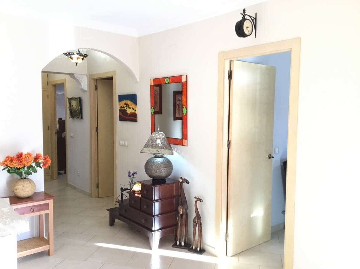 3 soveværelse Villa til salg i Carmona med swimmingpool - € 420.000 (Ref: 9542874)