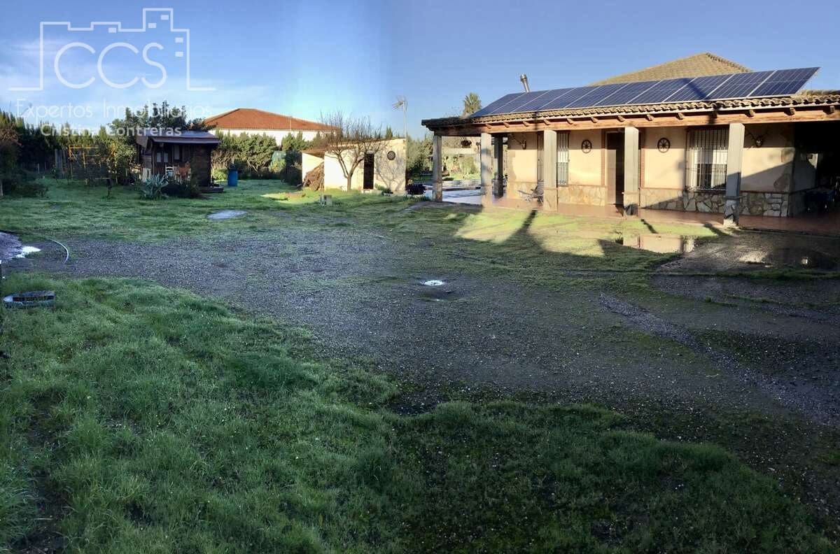 3 soveværelse Villa til salg i Carmona med swimmingpool - € 420.000 (Ref: 9542874)